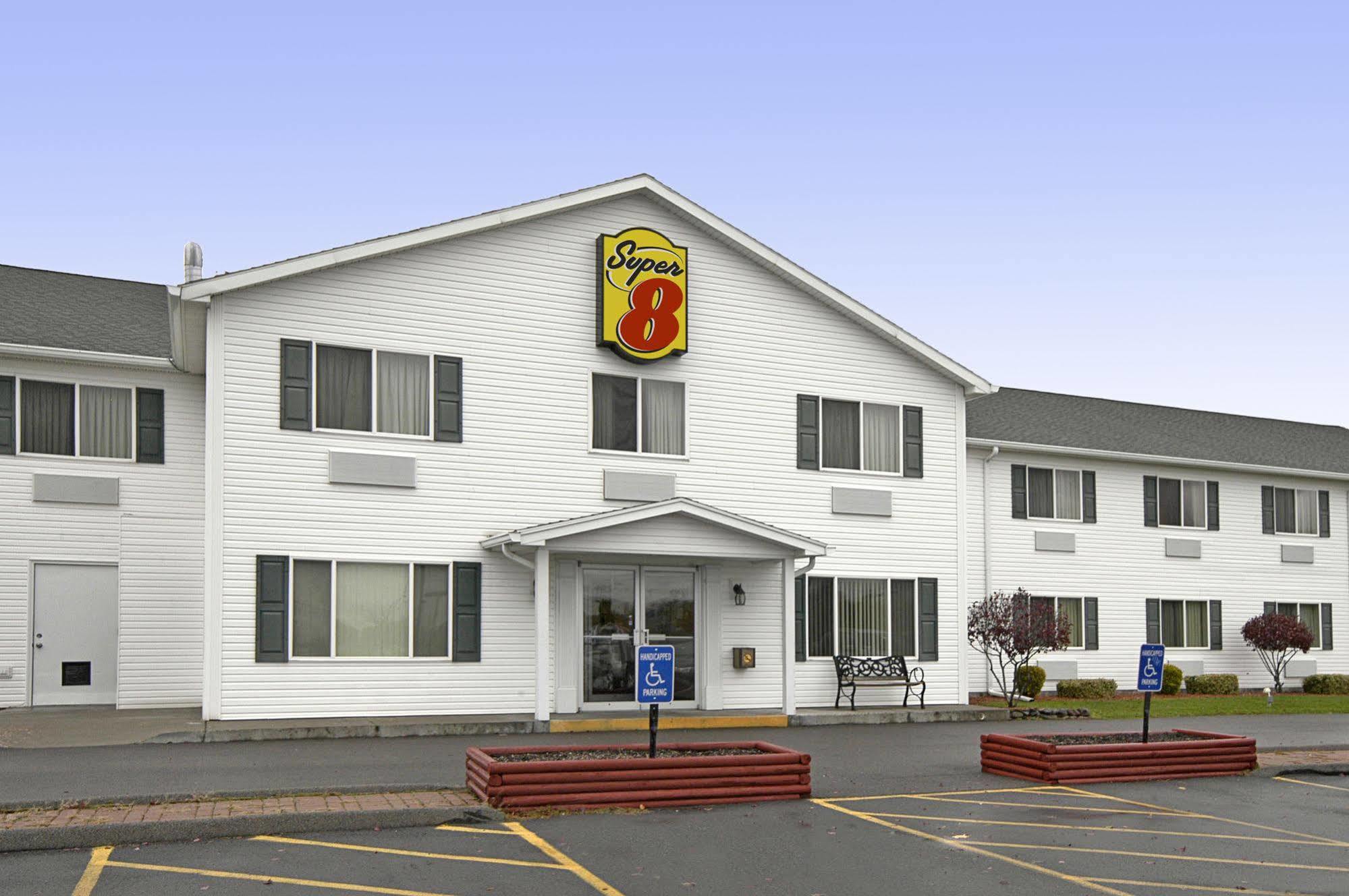 Super 8 By Wyndham Canandaigua Extérieur photo